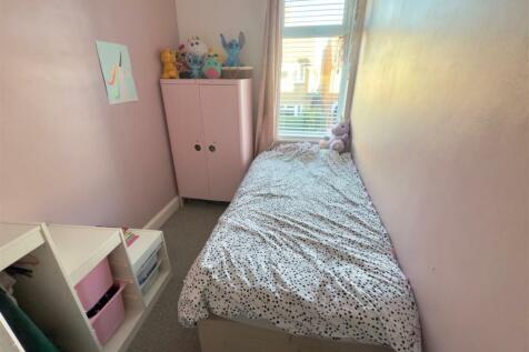 BED 4.jpg