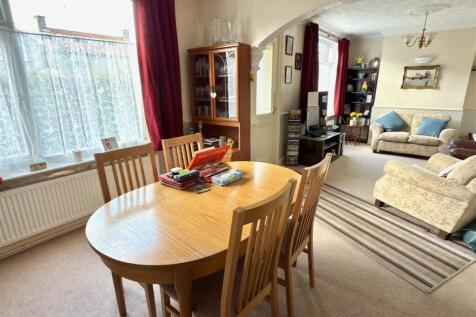 DINING AREA.jpg