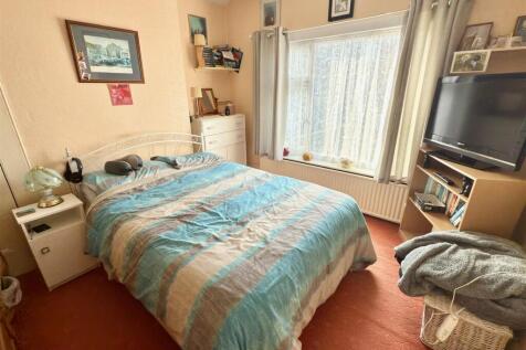 BED 2.jpg