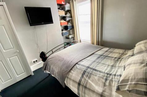 BED 2.jpg