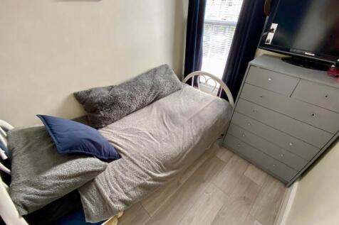 BED 4.jpg