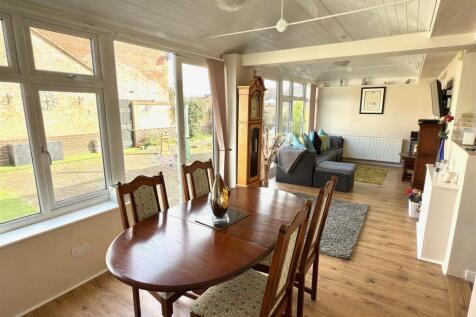 DINING AREA.jpg