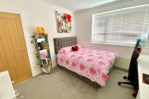 BED 2.jpg