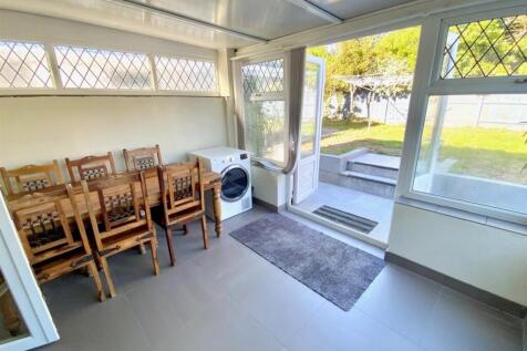 GARDEN ROOM.jpg