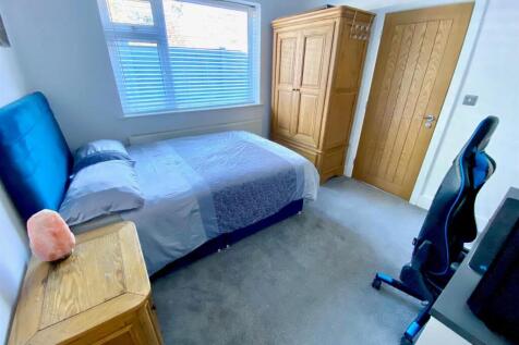 MASTER BEDROOM.jpg