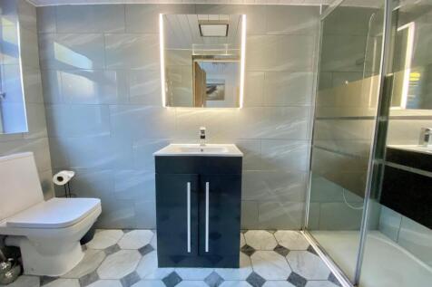 EN SUITE.jpg