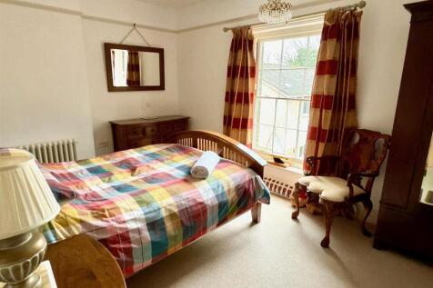 BEDROOM 1.jpg