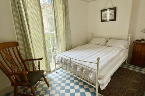 BED 2.jpg