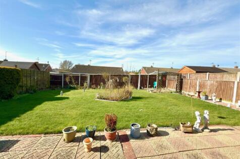 REAR GARDEN.jpg