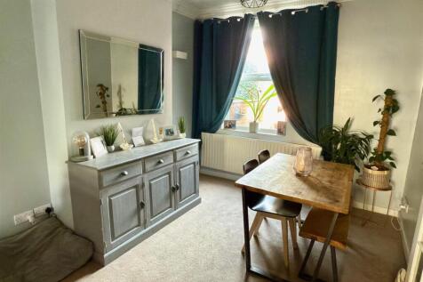 DINING AREA.jpg