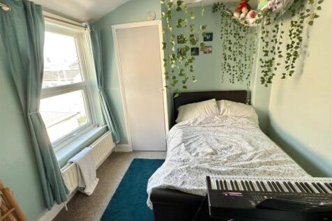 BED 3.jpg