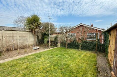 REAR GARDEN.jpg