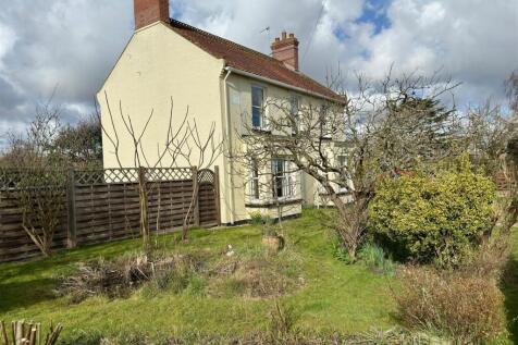 FRONT GARDEN.jpg