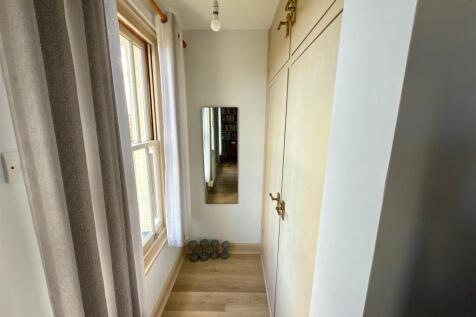 DRESSING AREA.jpg