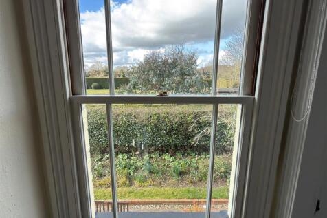 SASH WINDOW.jpg