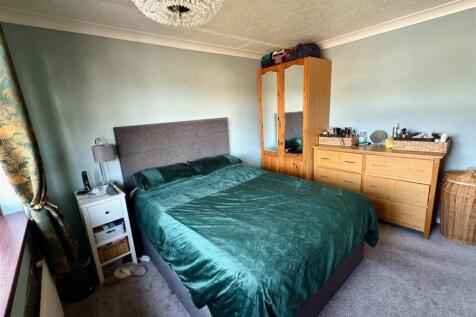 BED 1.jpg