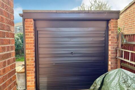 GARAGE.jpg