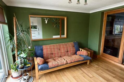 BREAKFAST ROOM AREA.jpg