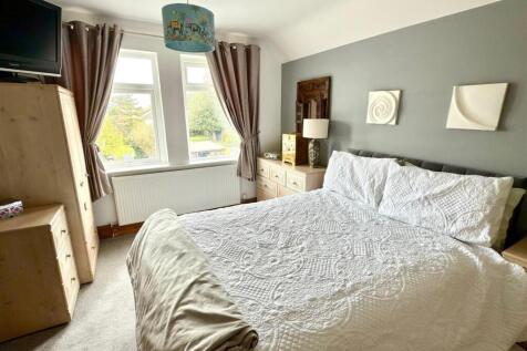 BED 2.jpg