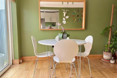 Dining Area.jpg