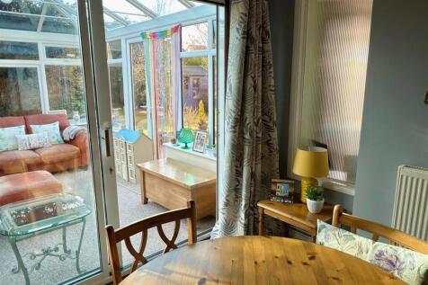SITTING ROOM TO CONTRY.jpg