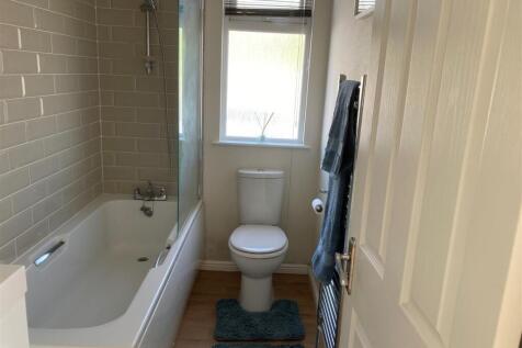 Bathroom (2).jpg