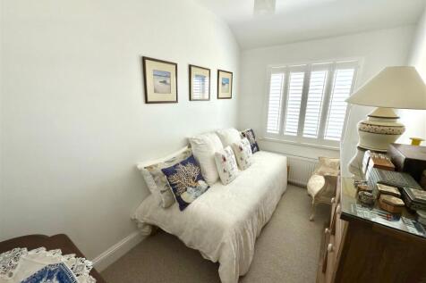 BEDROOM 2.jpg
