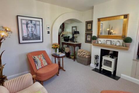 SITTING ROOM.jpg