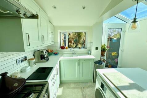KITCHEN AREA.jpg