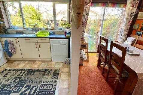 KITCHEN DINER.jpg