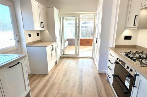KITCHEN AREA.jpg