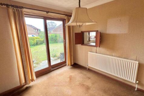 DINING ROOM.jpg