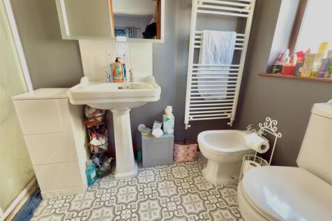 EN SUITE.jpg
