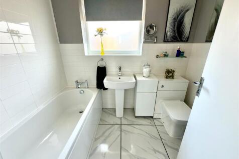 Bathroom.jpg
