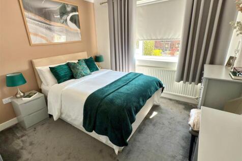 Bed 2.jpg