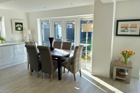 Dining Area.jpg
