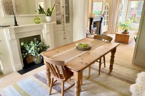 Dining Room.jpg