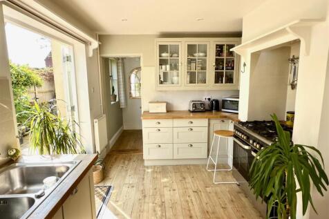 Kitchen To Garden.jpg