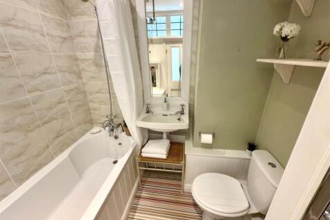 Bathroom.jpg
