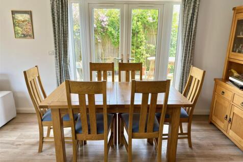 DINING AREA.jpg