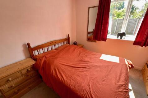 Bed 3.jpg