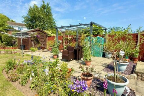 Garden Patio Area.jpg