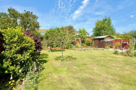 GARDEN LAWN AREA.jpg