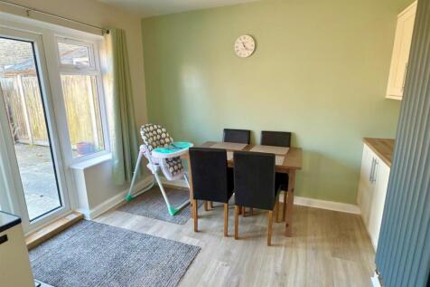 Dining Area.jpg