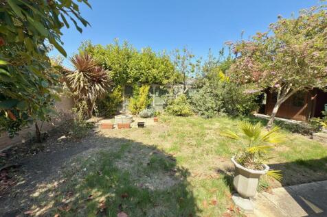 GARDEN AREA.jpg