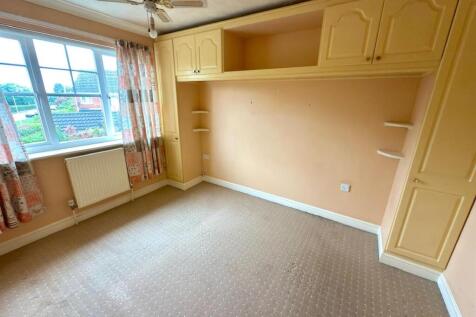 Bedroom 1.jpg