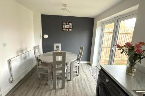 DINING AREA.jpg