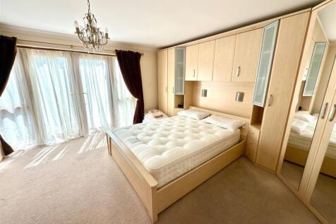 BED 1.jpg