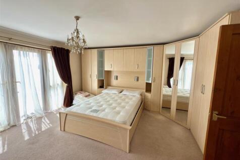 MASTER BEDROOM.jpg