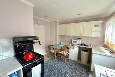 KITCHEN BREAKFAST ROOM.jpg